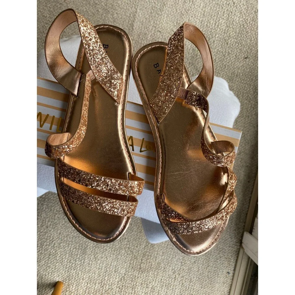 Women's Sandal Rose gold glittery Sandal with back straps for extra grip 8.5 NWT